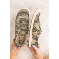 I Know Better Sneakers in Camouflage